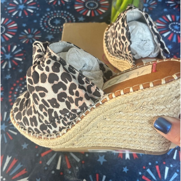 Sugar brand Cheetah Wedge Sandals Size 7 1/2 - Picture 4 of 8